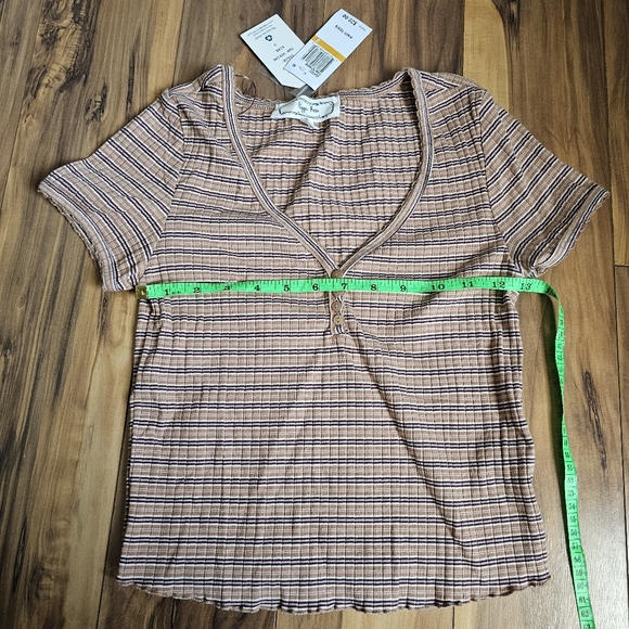 Hippe Rose Ribbed Knit Henley Striped Short Sleeve Top New - Picture 5 of 5